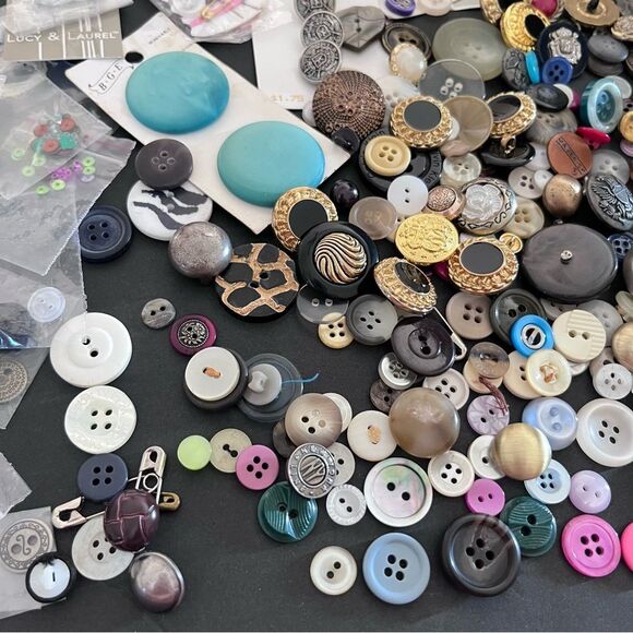 Vintage Buttons Lot - Picture 4 of 7